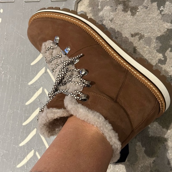 Aquatalia Hadlee Boot NWT Size 8